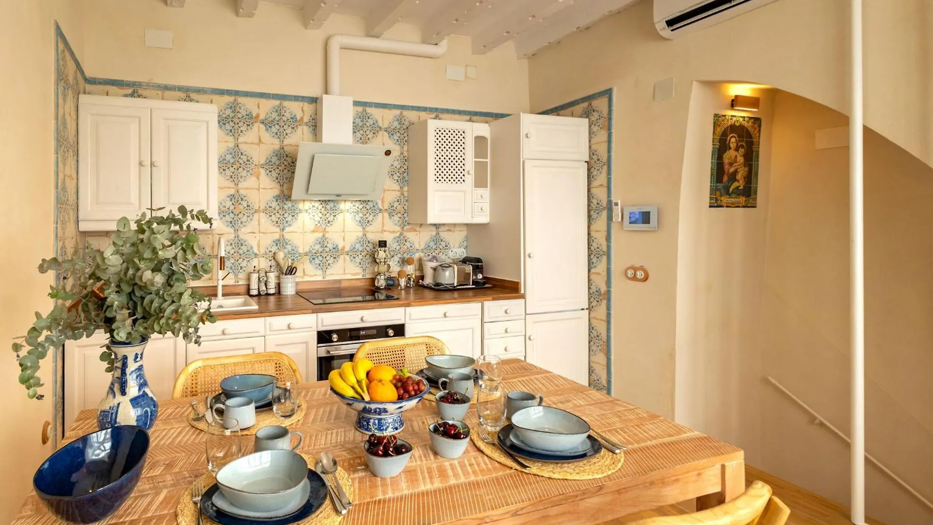Ohliving Alfalfa Square Seville Spain